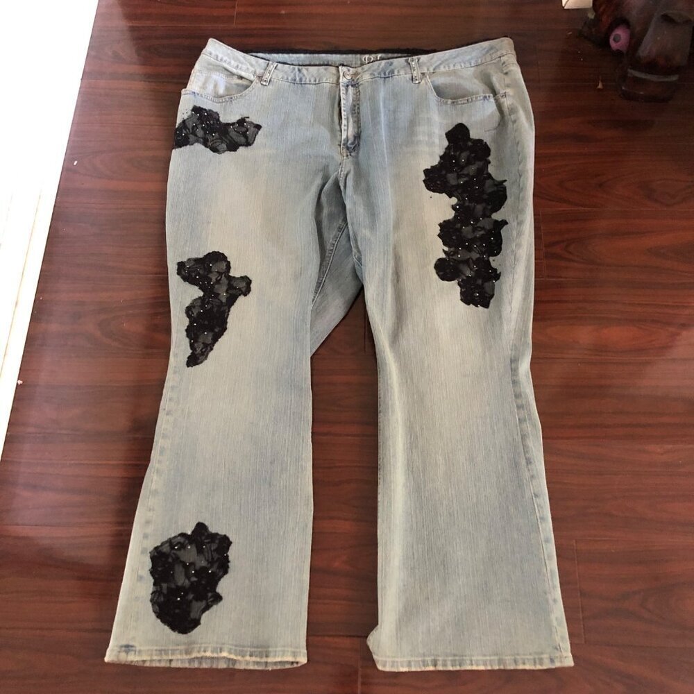 Woman's Plus Size L.A. Blues Deluxe Jeans With Black Lace Embellishment Size 26